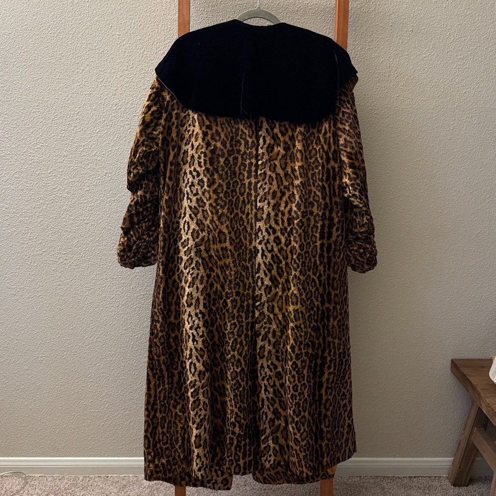 Vintage Cathy Waterman Leopard Print Long Coat with black velvet caplet - Picture 9 of 12